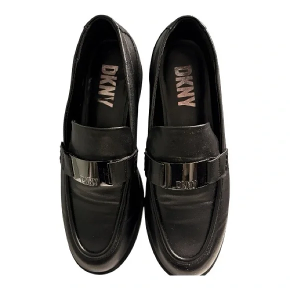DKNY Issa Metal Logo Loafers Black Vegan Leather Slip-On Size 8 - Picture 3 of 6